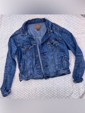 AEO Y2K Distressed Denim Women’s Medium Blue Jean Summer Jacket Normcore